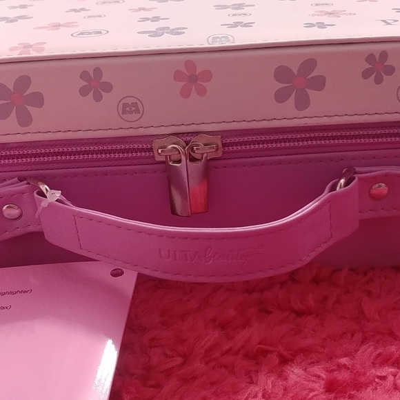 NWT Monsters Inc 36 piece makeup ULTA Disney Pixar Beauty Box - Limited Edition - Picture 8 of 15